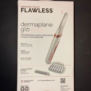 FLAWLESS Dermaplane Glo Sonic Facial Exfoliator - Rose Gold